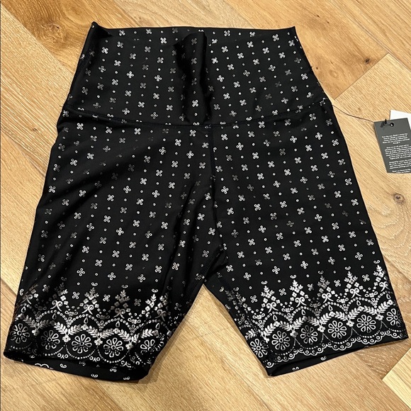 Glyder Black and silver‎  Patterned Bike Shorts medium - Picture 2 of 4